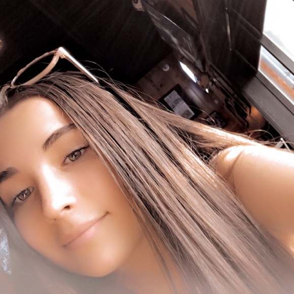 Meet your Posher, Amara - Picture 1 of 1